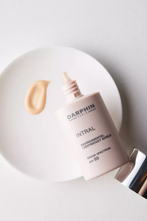 46304002_010_b INTRAL ENVIRONMENTAL LIGHTWEIGHT SHIELD BROAD SPECTRUM SPF 50
